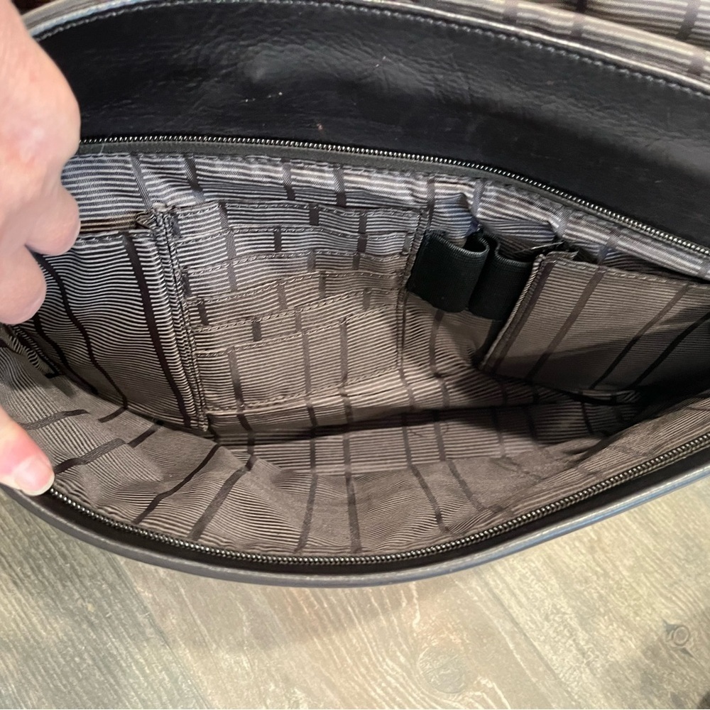 Kenneth Cole Reaction Leather Messenger Bag Briefcase Dark Brown Laptop - Picture 10 of 10